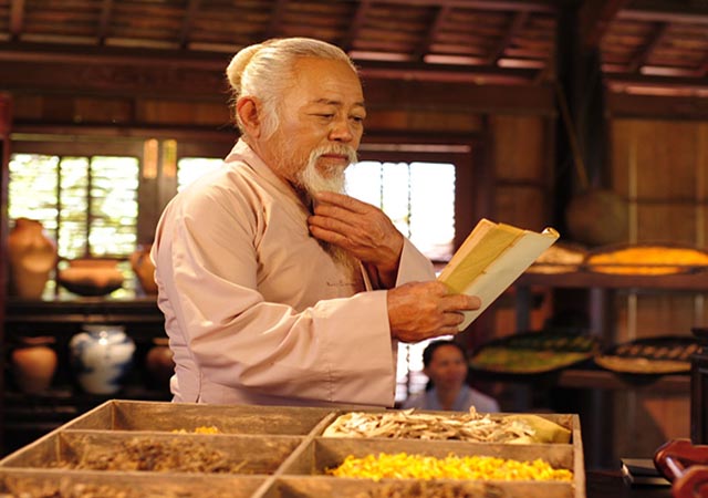 chúng ta có nên tin dùng thuốc đông y hay không?